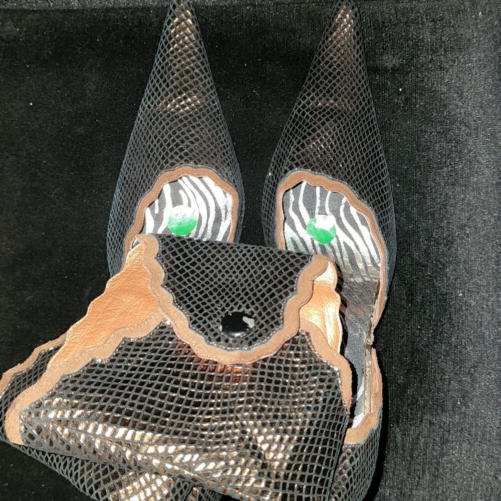 Metallic Pumps  - Picture 3 of 4